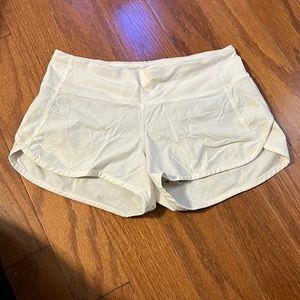Women’s Lululemon 2.5” Speed Up Low-Rise Lined White Shorts - Size 2 - No Tags